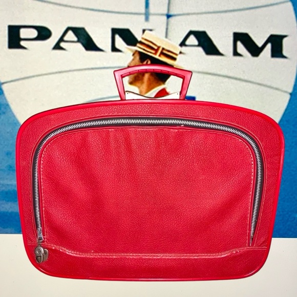 v i n t a g e :: 60s Mod Vinyl Suitcase Overnight Weekender